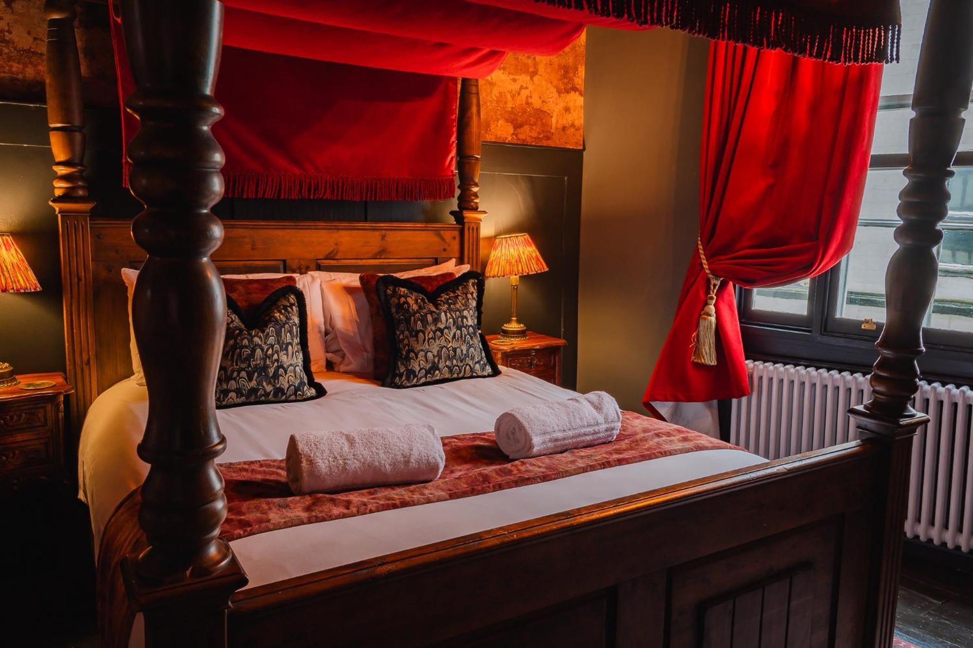 Golden Fleece York — Photos 2